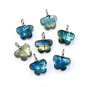 Pendentif Papillon Éclatant en Labradorite, en Argent Sterling 925, Pierre Précieuse de Labradorite Sculptée à la Main, pour la Fabrication de Bijoux en Gros - Product Image 6