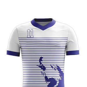 เสื้อฟุตบอลผู้ชายรุ่นใหม่สั่งทำพิเศษ ผ้าโพลีเอสเตอร์ 100% พิมพ์โลโก้ ชื่อทีม แขนสั้น ชุดกีฬาฝึกซ้อมฟุตบอล - Product Image 4