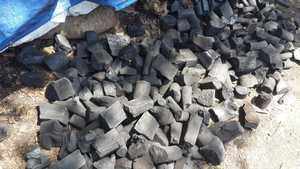 Charbon de bois naturel de Khaya |   Combustible pour barbecue à haute chaleur et faible teneur en cendres |   Fournisseur Vietnamien 84 973 101 511 - Product Image 2