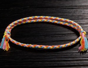Pulsera Trenzada Hecha a Mano de Alta Calidad, Estilo Boho, Minimalista, Multicolor, Elegante y Hermosa - Product Image 1