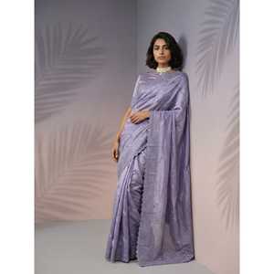 Sari en soie léger et festif, couleur framboise pure, avec broderie Leheriya et bordure à sequins, brodé, avec chemisier, pour mariages - Product Image 4