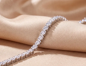 Bracelet de mariage Orelia Luxe en argent avec diamants naturels, coupe ronde, jonc minimaliste, bijoux de luxe 40g pour femme - Product Image 2