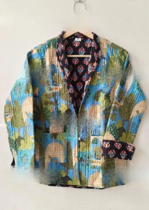Veste artisanale indienne en coton matelassé, brodée et tricotée, respirante, écologique, avec un magnifique imprimé floral Jaipuri, élégante - Product Image 6