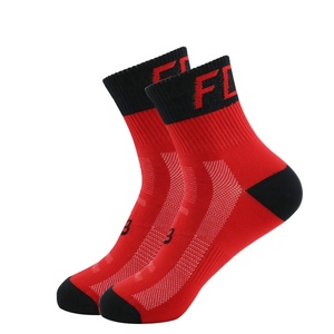 Calcetines Deportivos Negros Sólidos de Verano, Transpirables y Absorbentes de Sudor para Correr, Ciclismo, Baloncesto, Fútbol - Product Image 4