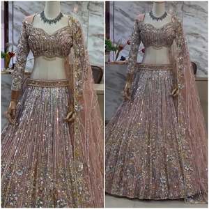 Beaux vêtements traditionnels chinois Lehenga Choli avec broderie séquentielle - Product Image 2