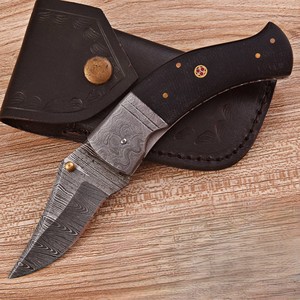 Cuchillo EDC de caza UA Supplies de grado industrial, hecho a mano, de acero de Damasco, con mango de Micarta negra, deslizable, con cierre de clip y punta de cuchillo. - Product Image 1