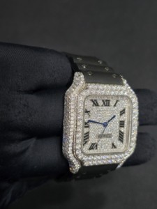 นาฬิกาข้อมือกลไกพรีเมียมรุ่นใหม่ล่าสุด ตัวเรือนสแตนเลสทรงเหลี่ยม กระจกแซฟไฟร์ หน้าปัดประดับเพชรโมอิสซาไนต์ครึ่งหน้าปัด ดีไซน์หรูหราทันสมัย - Product Image 2