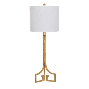 Lampe de table en métal Regency Arch avec base en fer doré brossé, abat-jour en lin de qualité supérieure, éclairage ambiant chaud pour les intérieurs de luxe - Product Image 2