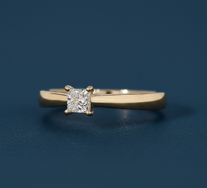 Anillo de Diamante Cultivado en Laboratorio de 0.25 Quilates, Corte Princesa, Oro Amarillo de 14K, VVS2, Certificado IGI, Anillo de Compromiso Solitario, Venta al Por Mayor - Product Image 2