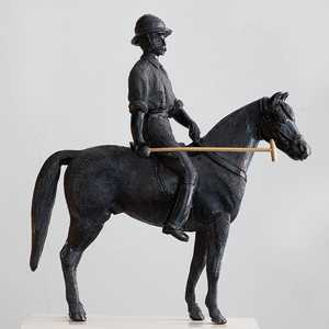 Figurine d'équitation exclusive en laiton, faite à la main, artistique, écologique, durable, décoration de table, sculpture traditionnelle - Product Image 2