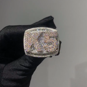 Anillo Personalizado con Iniciales de Moissanita, Anillo de Moda Hip Hop, Anillo de Lujo con Incrustaciones de Diamantes para Hombre - Product Image 1