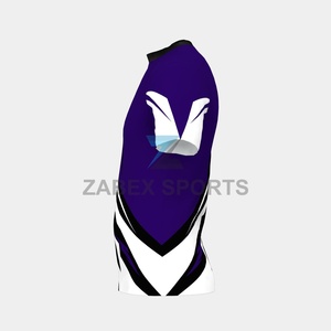 Rashguard de compression pour entraînement MMA pour hommes avec logo extensible sur le devant et design ajusté au corps - Product Image 4
