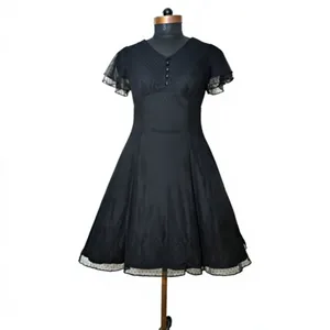Robe midi élégante noire à pois en maille transparente avec col en V, manches courtes volantées et taille haute pour femme – Vêtement décontracté en gros - Product Image 3