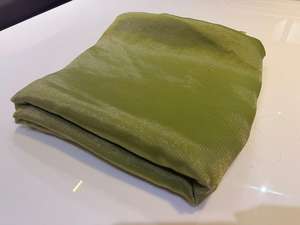 Saris en satin de polyester/nylon luxueux avec finition brillante, tissu tissé de poids moyen pour occasions spéciales - Product Image 4