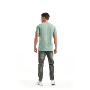 T-shirts personnalisés de haute qualité pour hommes, col en V, 100% coton, unisexes. - Product Image 1