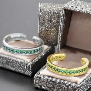 Manchette d'oreille minimaliste en argent sterling plaqué or avec zirconium vert émeraude, sans perçage, pour femme - Product Image 3