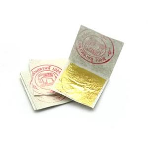 Feuilles d'or pur 96% 24 carats, taille 2x2 cm. Pour la peau et la décoration, ce produit de qualité supérieure est fabriqué en Thaïlande. - Product Image 2