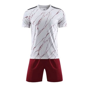 ทีมออกแบบใหม่ผลิตชุดเสื้อฟุตบอลคุณภาพสูงสุด ชุดยูนิฟอร์มฟุตบอลแบบกำหนดเองได้ - Product Image 2