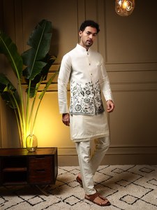 Ensemble de vêtements ethniques pour homme en soie de luxe, composé d'un koti, d'un kurta et d'un pantalon, avec broderies et travail de sequins, idéal pour les mariages, les festivals et les fêtes. - Product Image 5
