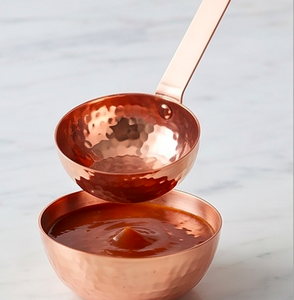 Grand bol à nourriture en cuivre poli avec cuillère, ustensiles de cuisine, outils de cuisson, articles pour hôtels, restaurants et fêtes. - Product Image 2