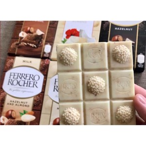 Barras de chocolate Ferrero Rocher premium con relleno cremoso rico y sabor a oblea en capas y avellana - Product Image 1