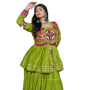 Robe traditionnelle indienne Navratri en pur coton, Chaniya Choli, style Garba Gujarati, avec travail Gamathi, Lehenga Choli, Dupatta. - Product Image 3