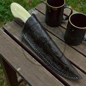 Cuchillo de Caza y Camping Personalizado Hecho a Mano de Acero Inoxidable VG10 y Acero de Damasco con Mango de Hueso, Hoja Fija 56HRC, Funda de Cuero y Espiga Completa - Product Image 4