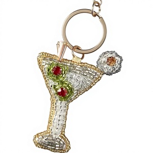 Porte-clés en verre à cocktail durable avec perles, breloque artisanale pour boisson, accessoires de fête esthétiques, cadeau mignon pour femmes - Product Image 1