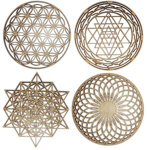 Décoration murale en bois découpée au laser, formes divines, ensemble de 4 pièces pour la méditation et le yoga : Sri Yantra, fleur sacrée, tétraèdre à 64 étoiles et fontaine - Product Image 1