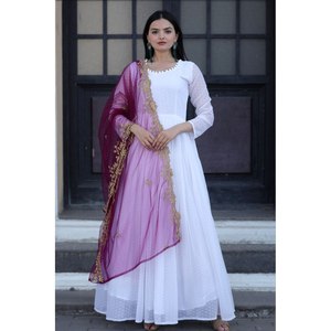 Robe de soirée trapèze et ensemble dupatta faits main avec broderie Zari sur tissu organza, taille empire, taille XL - Product Image 4
