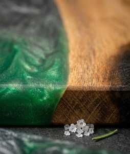 Planche à fromage en résine, planche à découper en bois et résine époxy pour cuisine, planche de service en bois de hêtre - Product Image 5