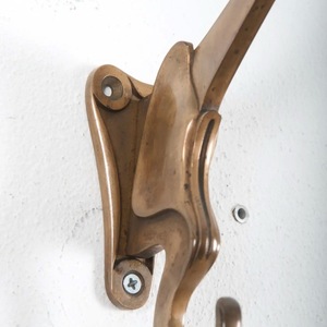 Porte-manteau mural en métal robuste à double crochet, supportant une charge lourde, design en fer antirouille - Product Image 6