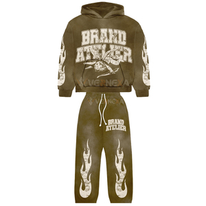 Chándal de invierno personalizado de algodón grueso con estampado serigrafiado, efecto desgastado y parches. - Product Image 1