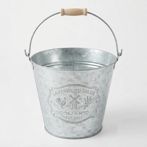 Seau en métal galvanisé avec poignée en bois, style vintage, seau en fer pour pots de fleurs de jardin, décoration intérieure à prix avantageux - Product Image 1