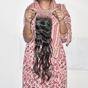 ผมแท้แบบอินเดีย Remy สำหรับต่อผม HD 4x4 Body Wave Closure สีดำธรรมชาติ ฐานลูกไม้โปร่งใส  แสกได้อิสระ  นุ่มสลวย  รูปแบบ S  จัดเรียงเกล็ดผม - Product Image 4