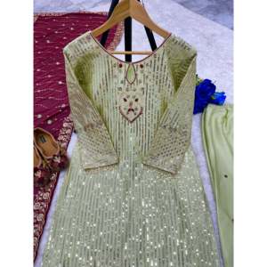 Ensemble haut, bas et dupatta de créateur fait main pour soirée, avec broderies et taille naturelle - Product Image 4