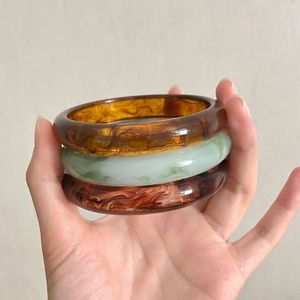 Bracelet en résine de bois coloré, fait main en Inde, par AFZA ENTERPRISES - Product Image 3
