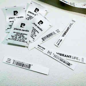 Étiquettes personnalisées en polyester tissé pour vêtements - Étiquettes de taille pliées en deux écologiques pour vêtements et chaussures Lucky Label LL-WL23 - Product Image 5