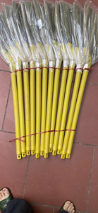 Balai en herbe naturelle avec manche en bois, poils doux, écologique et imperméable pour le nettoyage de la maison et des meubles – Fournisseur direct usine - Product Image 2