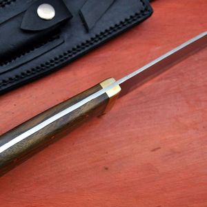 Cuchillo de Caza de Acero de Damasco Hecho a Mano con Hoja Fija, Cuchillo de Supervivencia para Exteriores, Camping y Bushcraft con Funda de Cuero - Product Image 3