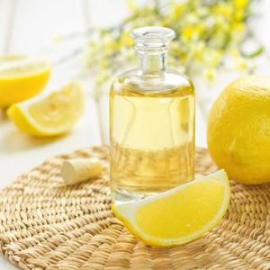 Cold Pressed Lemon <b>Essential</b> <b>Oil</b> for Cosmetic Formulations Soap Making Candles and Aromatherapy Uses - Product Image 3