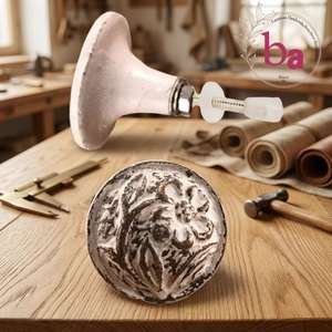 Rustic Cast Iron <b>Light</b> Pink Flower Knobs Versatile Drawer Cabinet Handle <b>Pulls</b> for Kitchen Bedroom Dresser Outdoor Hotel Living - Product Image 1