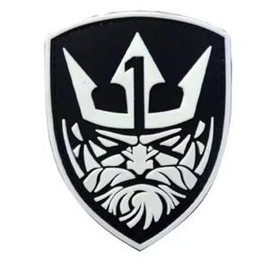 แพทช์ยางน้ำหนักเบาแบบกำหนดเอง ผลิตจากโรงงาน ขายดี แพทช์ยางนิ่ม PVC แบบกำหนดเอง ขอบเย็บเมอร์โรว์ 2026 - Product Image 2