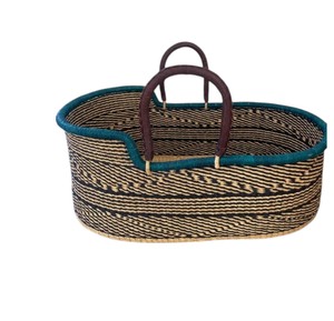 Panier à langer élégant en jonc de mer à rayures diagonales, équipé de poignées en cuir de luxe, pour panier à langer en rotin pour enfant. - Product Image 2