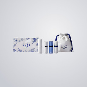 ชุดเครื่องสำอาง LBB Travel Kit โทนเนอร์ 20 มล. / ครีม 10 มล. / โฟมล้างหน้า 10 มล. / เซรั่ม 10 มล. / กระเป๋า 130 x 150 มม. 20 มล. ผลิตภัณฑ์ดูแลผิวแบบเกาหลี - Product Image 1