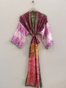 ชุดคลุมกิโมโนผ้าไหมอินเดียลายปะติดปะต่อสำหรับผู้หญิง ขายส่งจำนวนมาก ผ้าโพลีซิลค์ ชุดคลุมยาวสำหรับวันหยุดพักผ่อน ชุดชายหาด - Product Image 5