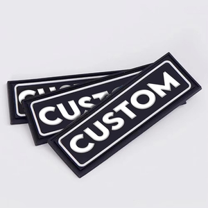 Écusson en caoutchouc PVC personnalisé, logo en relief 3D, étiquette souple, imperméable, badge flexible pour vêtements, sacs, chapeaux, chaussures, accessoires de plein air - Product Image 3
