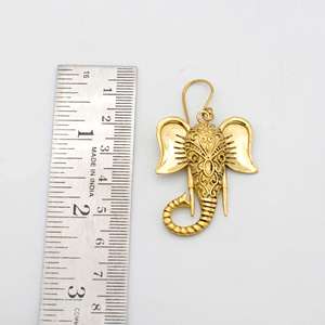 Boucles d'oreilles en laiton doré et argenté avec tête d'éléphant, style bohème artisanal en laiton doré, bijoux artisanaux indiens, uniques - Product Image 3