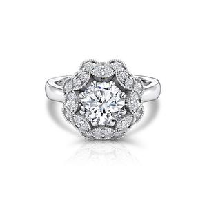 Anillo de Compromiso de Plata 925 con Doble Pétalo y Diamante Moissanita Redondo Brillante de Alta Calidad para Mujer - Product Image 1