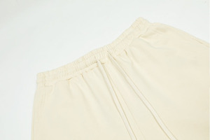 Shorts en coton beige clair pour hommes, couleur unie, décontractés et confortables, fabriqués au Pakistan, prix de gros, service OEM - Product Image 4
